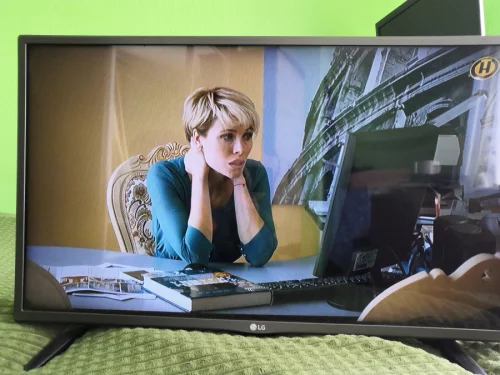 Телевизор LG 32 дюйма (82см)