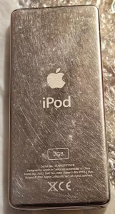 Apple iPod nano 1st Generation белый (2 GB) A1137