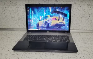 Ноутбук с большим экраном 17.3" i3 GT640 2GB 8GB SSD+HDD