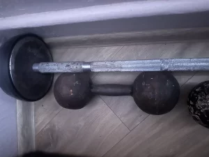 Штангу и гантели