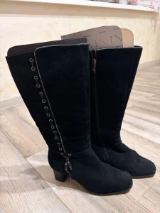 Женские сапоги