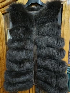 Продам шубку-безрукавку