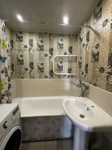 Трехкомнатная квартира на ул. Ковзана, д. 56