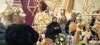 Студенты посетили с экскурсией Бобруйскую фабрику художественных изделий