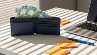 Что изменится в Беларуси с 1 декабря: банки под санкциями, отмена поездов и большие выходные