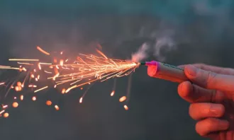 Новогодние праздники без салютов: Штрафы до 450 рублей и тюрьма до 7 лет