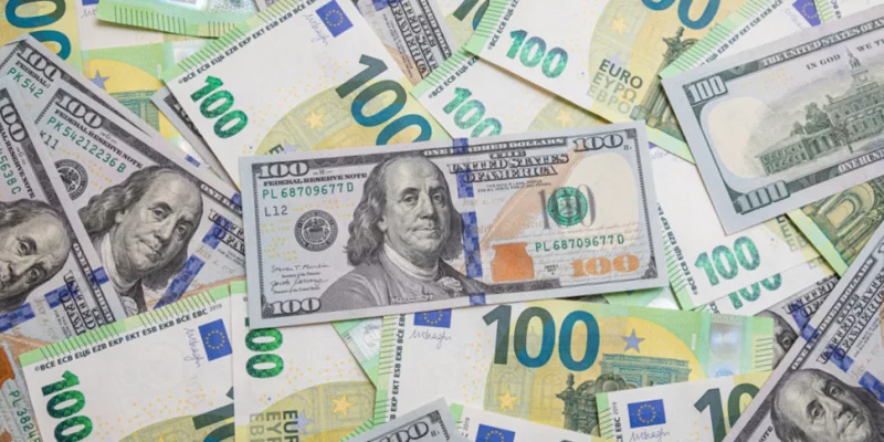 Доллар резко прибавляет. Что происходит на первых февральских торгах