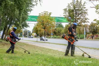 Работники «Белшины» привели в порядок улицы Бобруйска