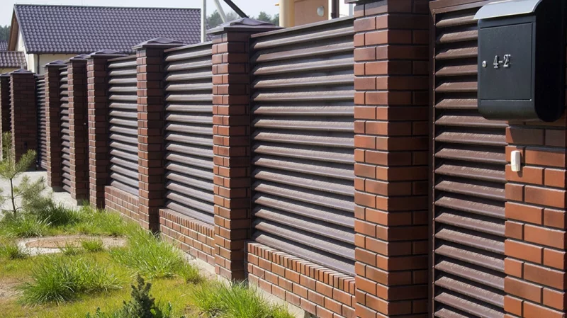 Ламели для забора жалюзи: плюсы и минусы