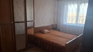 Одну комнату в трехкомнатной квартире