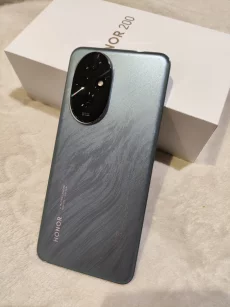 Honor 200