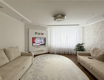 Квартира с ремонтом по ул. Днепровской Флотилии