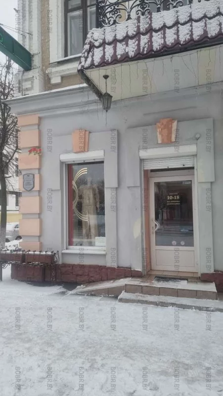 Обещали кофейню, открыли магазин одежды.