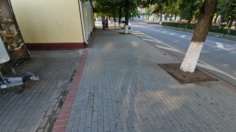 Тротуар по Социалистической и площадку возле Вестора наконец-то завершили