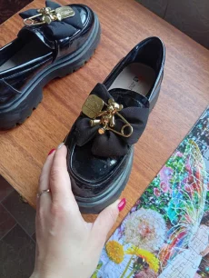 Школьные туфли