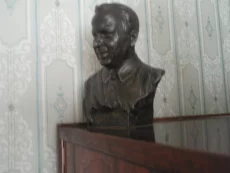 Антиквариат-редкий бюст писателя. 1956г