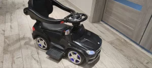 Детская машинка Каталка, толокар RiverToys Mercedes-Benz GL63