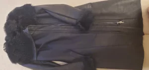 Продам 2 дубленки размер 40-42 за 50р