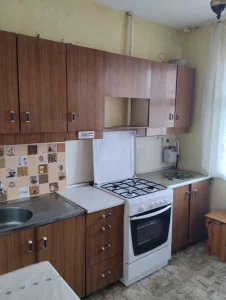 1-комнатную квартиру на длительный срок