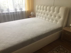 Кровать с матрасом
