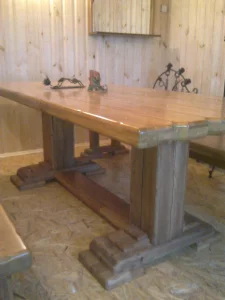 Стол и скамьи из дуба