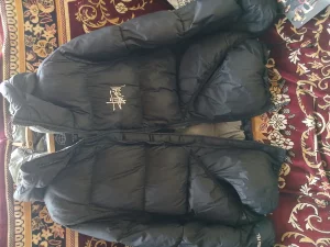 Продам куртку зимнию, унисекс