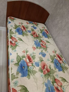 Кровать с матрасом