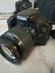 Зеркальный фотоаппарат Canon 600D