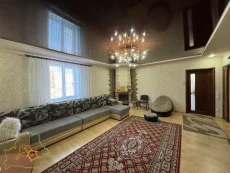 Добротный и просторный коттедж