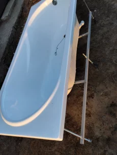 Ванна акриловая с экраном 1. 60