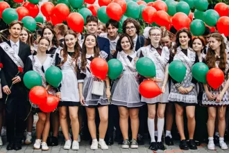 Завтра выпускной. Почему стоит отказаться от запуска шаров. Безопасные альтернативы ежегодной традиции
