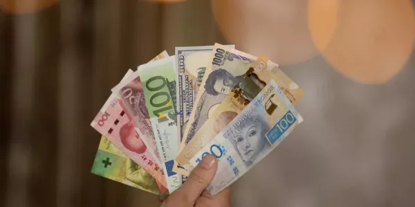 Доллар и рубль вновь прибавили в цене. Курсы валют