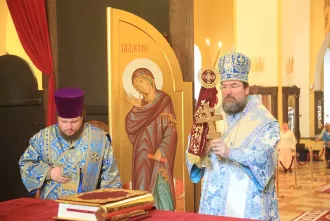 Епископ Бобруйский и Быховский Серафим возглавил Божественную литургию в кафедральном соборе святителя Николая в день памяти апостолов Варфоломея и Варнавы