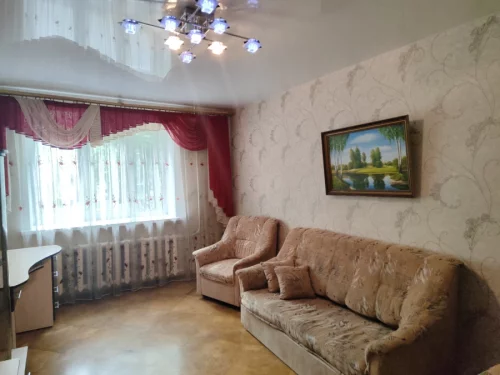 2х комнатную квартиру на длительный срок