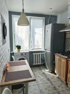 Уютная квартира в центре города - Зефир Room