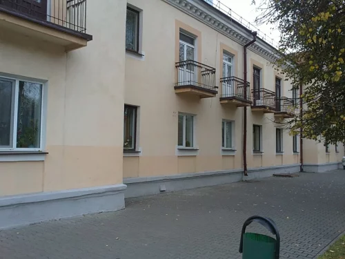 Первый этаж 3-х комнатная в центре