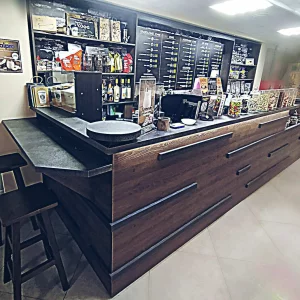 Бариста в кофейню