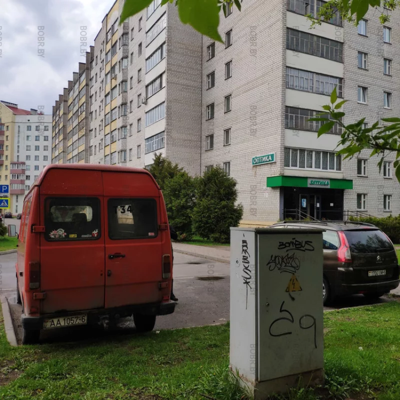 Вандальные надписи на трансформаторной будке