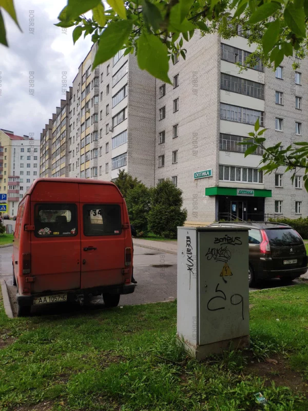 Вандальные надписи на трансформаторной будке