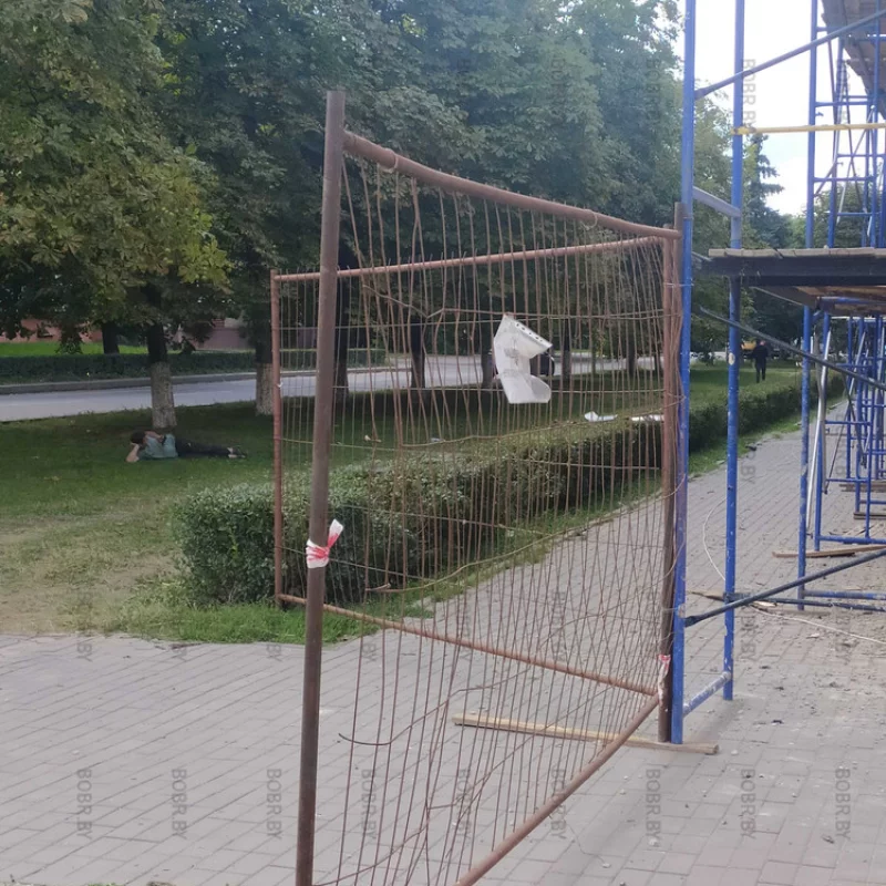 Ремонт дома проходит очень активно.