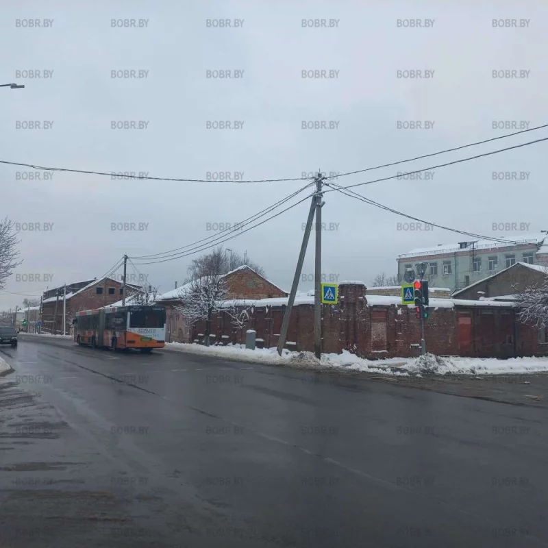 Два "долгостроя" на одном кадре