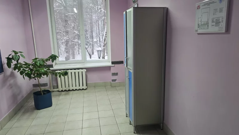 В бассейне Лесном новые удобные шкафчики в раздевалках