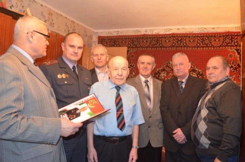 Ветерана милиции Виктора Комарова поздравили юбилеем
