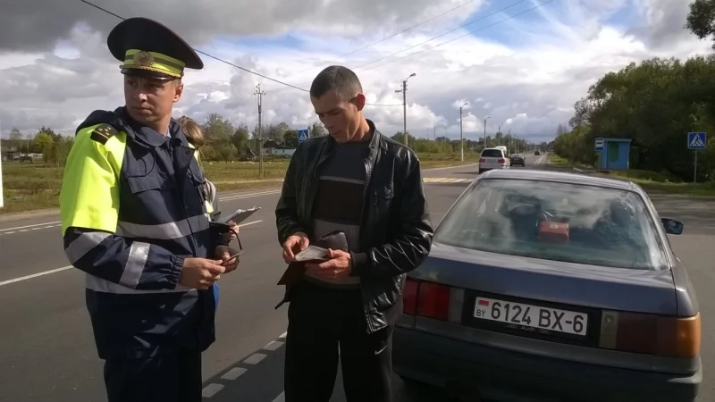 Водитель и пешеход, уважайте пешеходный переход!