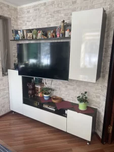 Мини-стенка типа горки с подвесным шкафчиком