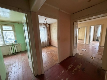 4-х комнатная квартира в центре по ул. Октябрьская, 123. 27700 у.е