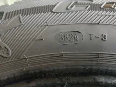 Пара зимних шин 195 /65 R15 200р