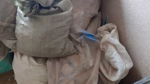 Бой бетона, кирпича в мешках бесплатно