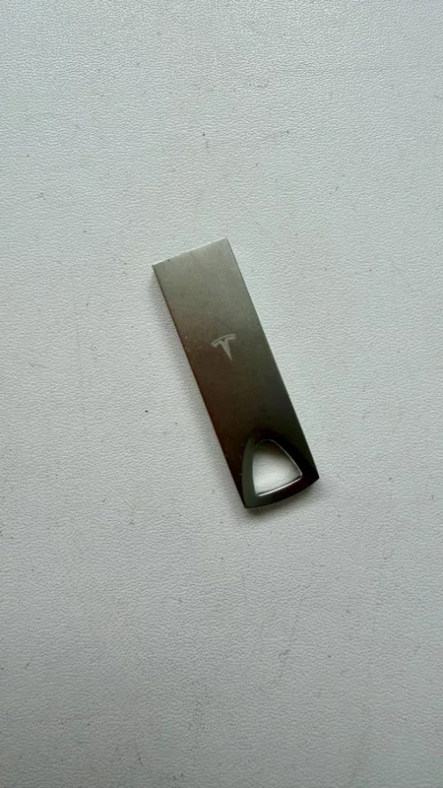 Оригинальная usd-Flash Tesla 128gb
