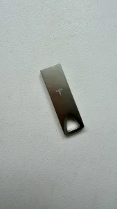Оригинальная usd-Flash Tesla 128gb